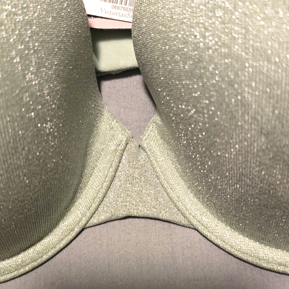 Victoria Secret Bra - Picture 5 of 10